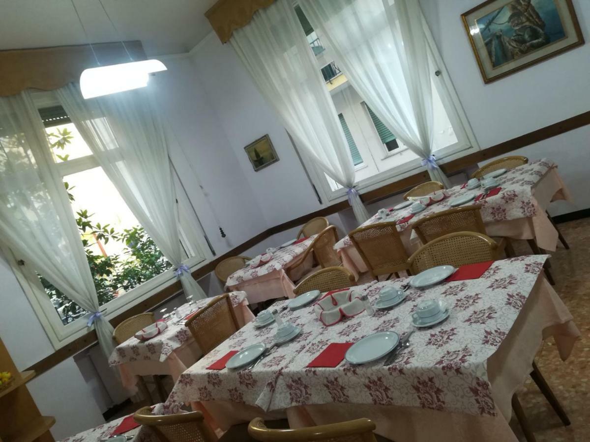 Hotel Olimpia Alassio Bagian luar foto