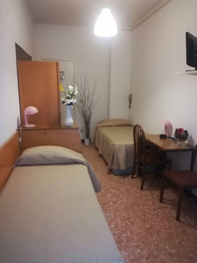 Hotel Olimpia Alassio Bagian luar foto