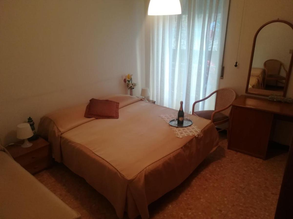Hotel Olimpia Alassio Ruang foto